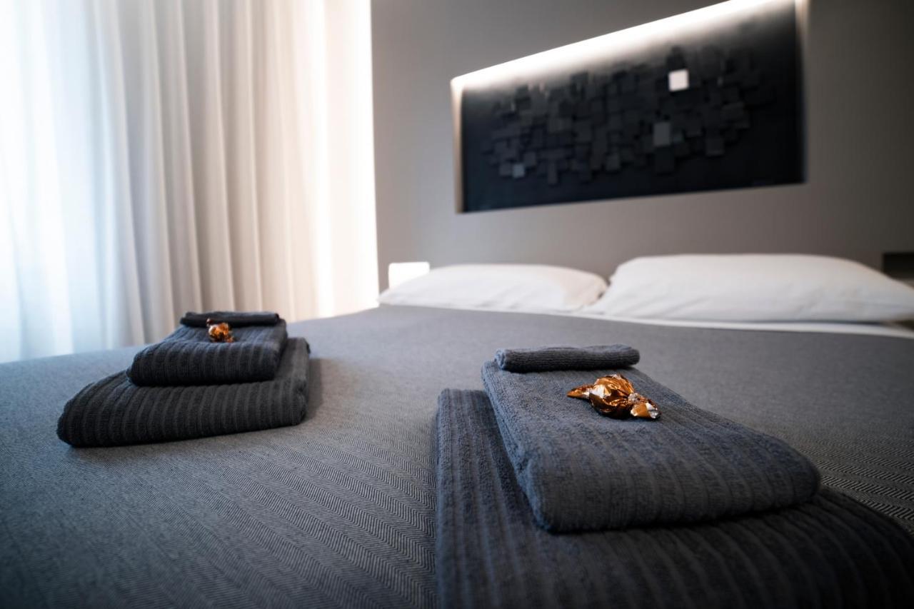 Lucrino 45 By Ale, Rome
